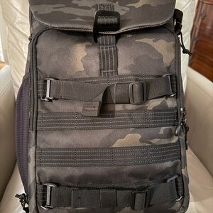 Tenba Axis V2 18L multicam black